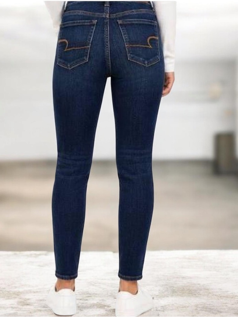 American Eagle Outfitters Women's Dark Blue Skinny Jeans preloved wear.